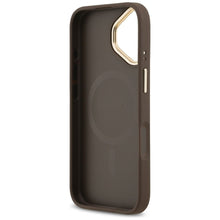 Заредете изображение във визуализатора на галерията – GUESS case for IPHONE 17 compatible with MagSafe GUHMP17SP4MSEGCW (PU 4G W/ Classic) brown
