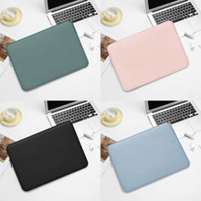 Заредете изображение във визуализатора на галерията – Tech-Protect PureSkin cover for a 13-14" laptop - green
