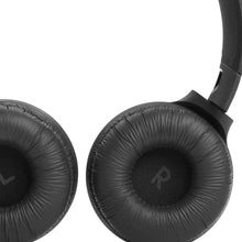 Заредете изображение във визуализатора на галерията – JBL Tune 510 over-ear wireless headphones - black
