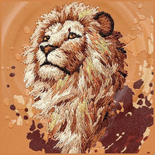 Заредете изображение във визуализатора на галерията – NIMMY case LION compatible with MagSafe for IPHONE 18 Pro/17 Pro orange
