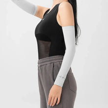 Заредете изображение във визуализатора на галерията – Rockbros XT9002W cycling sleeves - white (2 pcs.)
