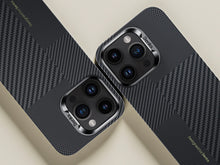 Заредете изображение във визуализатора на галерията – Benks Etui Magnetic Montage Kevlar 600D+1500D for Iphone 15 Pro Max black
