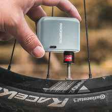 Заредете изображение във визуализатора на галерията – Rockbros mini bicycle pump 42320008001 for Schrader / Presta valves 100PSI - black
