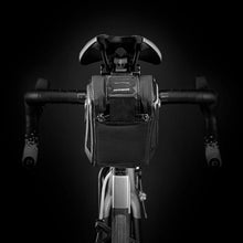 Заредете изображение във визуализатора на галерията – Rockbros B69 bicycle saddle bag 1.7l with easy release system - black
