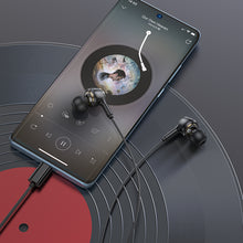 Заредете изображение във визуализатора на галерията – Borofone Earphones BM90 Miller with microphone Typ C black
