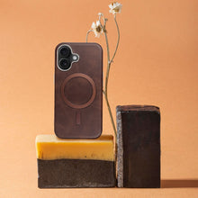 Заредете изображение във визуализатора на галерията – GENTLEMAN MAG COVER Case compatible with MagSafe for IPHONE 17 PRO MAX brown
