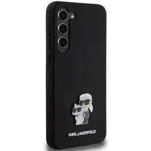 Заредете изображение във визуализатора на галерията – Original Pouch KARL LAGERFELD  hardcase Silicone Karl&amp;Choupette Metal Pin KLHCS24MSMHKCNPK for Samsung Galaxy S24 Plus black
