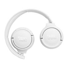 Заредете изображение във визуализатора на галерията – JBL Tune 520BT wireless on-ear Bluetooth 5.3 headphones - white
