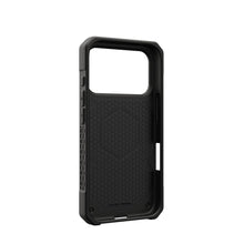 Заредете изображение във визуализатора на галерията – UAG Urban Armor Gear case MONARCH PRO compatible with MagSafe for IPHONE 17 Pro carbon fiber
