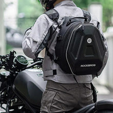 Заредете изображение във визуализатора на галерията – Rockbros 30140026001 motorcycle tank bag 35 l - black
