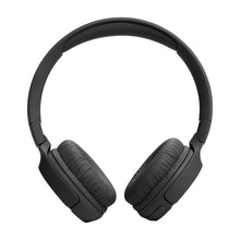 Заредете изображение във визуализатора на галерията – JBL Tune 520BT wireless on-ear Bluetooth 5.3 headphones - black
