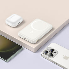 Заредете изображение във визуализатора на галерията – Powerbank compatible with MagSafe Hoco 10000 mAh QC PD 2A 20W J141 milky white
