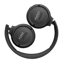 Заредете изображение във визуализатора на галерията – JBL Tune 520BT wireless on-ear Bluetooth 5.3 headphones - black

