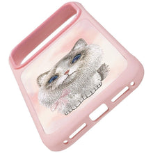 Заредете изображение във визуализатора на галерията – NIMMY case BIG EYED RAGDOLL for IPHONE 18 Pro/17 Pro pink
