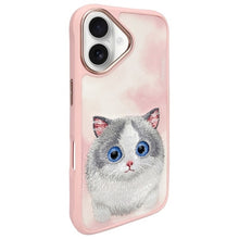 Заредете изображение във визуализатора на галерията – NIMMY case BIG EYED PET 2.0 Cat for IPHONE 16 pink
