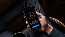 Заредете изображение във визуализатора на галерията – Benks Tempered glass Ultra Shield Privacy for Iphone 15 Pro black
