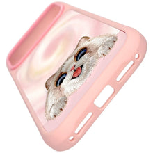 Заредете изображение във визуализатора на галерията – NIMMY case BIG EYED LYING RAGDOLL CAT compatible with MagSafe for IPHONE 18 Pro/17 Pro pink
