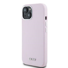 Заредете изображение във визуализатора на галерията – DKNY case for IPHONE 15 Plus compatible with MagSafe DKHMP15MSMCHLP (DKNY HC MagSafe Silicone W/Horizontal Metal Logo) pink
