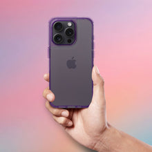 Заредете изображение във визуализатора на галерията – MATRIX CLEAR Case for IPHONE 17 Pro Max light violet

