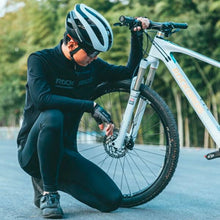 Заредете изображение във визуализатора на галерията – Rockbros 10110004002 bicycle helmet, size M - white and black
