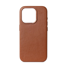 Заредете изображение във визуализатора на галерията – Decoded Leather Case with MagSafe for iPhone 15 Pro Max - brown
