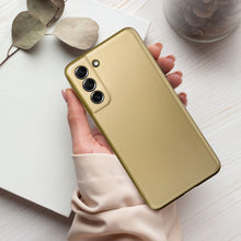 Заредете изображение във визуализатора на галерията – METALLIC Case for SAMSUNG S26 gold
