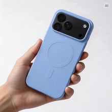 Заредете изображение във визуализатора на галерията – Гръб Silicone Mag Cover за iPhone 18 Pro Max / 17 Pro Max с MagSafe (с голям отвор) - светлосин – снимка 3
