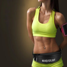 Заредете изображение във визуализатора на галерията – Ultimate Waterproof Running Belt with headphone outlet green
