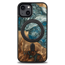 Заредете изображение във визуализатора на галерията – Wood and resin case for iPhone 15 Plus MagSafe Bewood Unique Planet Earth - blue-green
