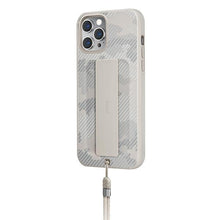 Заредете изображение във визуализатора на галерията – UNIQ etui Heldro iPhone 12/12 Pro 6,1" beżowy moro/ivory camo Antimicrobial
