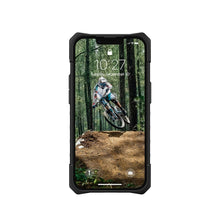 Заредете изображение във визуализатора на галерията – ( uag ) urban armor gear plasma case for iphone 13 / 14 transparent - TopMag
