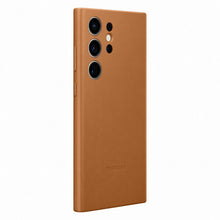 Заредете изображение във визуализатора на галерията – Samsung Leather Cover case for Samsung Galaxy S23 Ultra case made of natural camel leather (EF-VS918LAEGWW)

