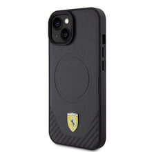 Заредете изображение във визуализатора на галерията – Ferrari FEHMP15SPTEK iPhone 15 6.1" black/black hardcase Carbon Metal Logo MagSafe
