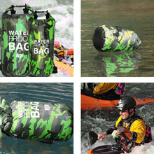 Заредете изображение във визуализатора на галерията – Waterproof Dry Bag Type 1 5L green camouflage
