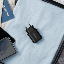 Заредете изображение във визуализатора на галерията – Ugreen USB-A QC3.0 18W charger black (CD122)
