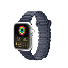 Заредете изображение във визуализатора на галерията – Dux Ducis Strap (Armor Version) Strap for Apple Watch SE, 8, 7, 6, 5, 4, 3, 2, 1 (41, 40, 38 mm) Magnetic Silicone Band Bracelet Blue
