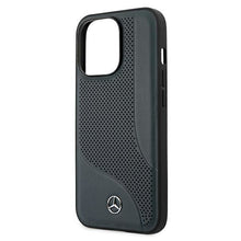 Заредете изображение във визуализатора на галерията – Mercedes MEHCP13LCDONA iPhone 13 Pro / 13 6,1" granatowy/navy hardcase Leather Perforated Area
