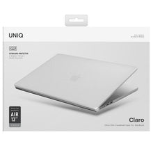 Заредете изображение във визуализатора на галерията – Uniq case Claro MacBook Air 13 (2022) transparent/dove matte clear
