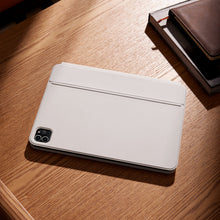 Заредете изображение във визуализатора на галерията – Baseus Brilliance magnetic case wireless keyboard with backlit keys and display iPad Pro 11" (2018/2020/2021/2022) / iPad Air 4 10.9" / iPad Air 5 10.9" white
