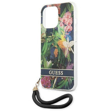 Заредете изображение във визуализатора на галерията – Guess GUHCP13LHFLSB iPhone 13 Pro / 13 6,1" niebieski/blue hardcase Flower Strap - TopMag
