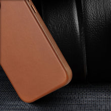 Заредете изображение във визуализатора на галерията – Dux Ducis Naples case for iPhone 13 leather cover (MagSafe compatible) brown - TopMag
