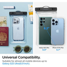 Заредете изображение във визуализатора на галерията – Spigen A610 UNIVERSAL WATERPROOF FLOAT CASE CRYSTAL CLEAR - TopMag
