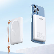 Заредете изображение във визуализатора на галерията – Duzzona magnetic powerbank 10000 mAh with wireless charging function (MagSafe, Qi) USB-A / USB-C 22.5W white (W5) - TopMag
