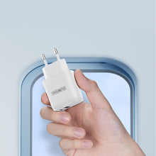 Заредете изображение във визуализатора на галерията – Duzzona 30W PD QC3.0 USB Type C / USB charger white (T2) - TopMag
