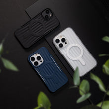 Заредете изображение във визуализатора на галерията – Raptic X-Doria Clutch Case iPhone 14 Pro Max with MagSafe back cover transparent - TopMag

