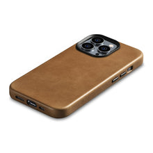 Заредете изображение във визуализатора на галерията – iCarer Oil Wax Premium Leather Case iPhone 14 Pro Magnetic Leather Case with MagSafe Brown (WMI14220702-TN) - TopMag
