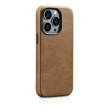Заредете изображение във визуализатора на галерията – iCarer Oil Wax Premium Leather Case iPhone 14 Pro Magnetic Leather Case with MagSafe Brown (WMI14220702-TN) - TopMag
