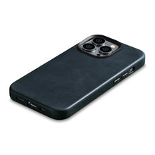 Заредете изображение във визуализатора на галерията – iCarer Oil Wax Premium Leather Case iPhone 14 Pro Magnetic Leather Case with MagSafe Dark Blue (WMI14220702-BU) - TopMag
