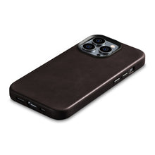 Заредете изображение във визуализатора на галерията – iCarer Oil Wax Premium Leather Case iPhone 14 Pro Magnetic Leather Case with MagSafe Brown (WMI14220702-BN) - TopMag
