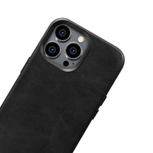 Заредете изображение във визуализатора на галерията – iCarer Oil Wax Premium Leather Case Leather Case for iPhone 14 Pro Max Magnetic with MagSafe black (WMI14220704-BK) - TopMag
